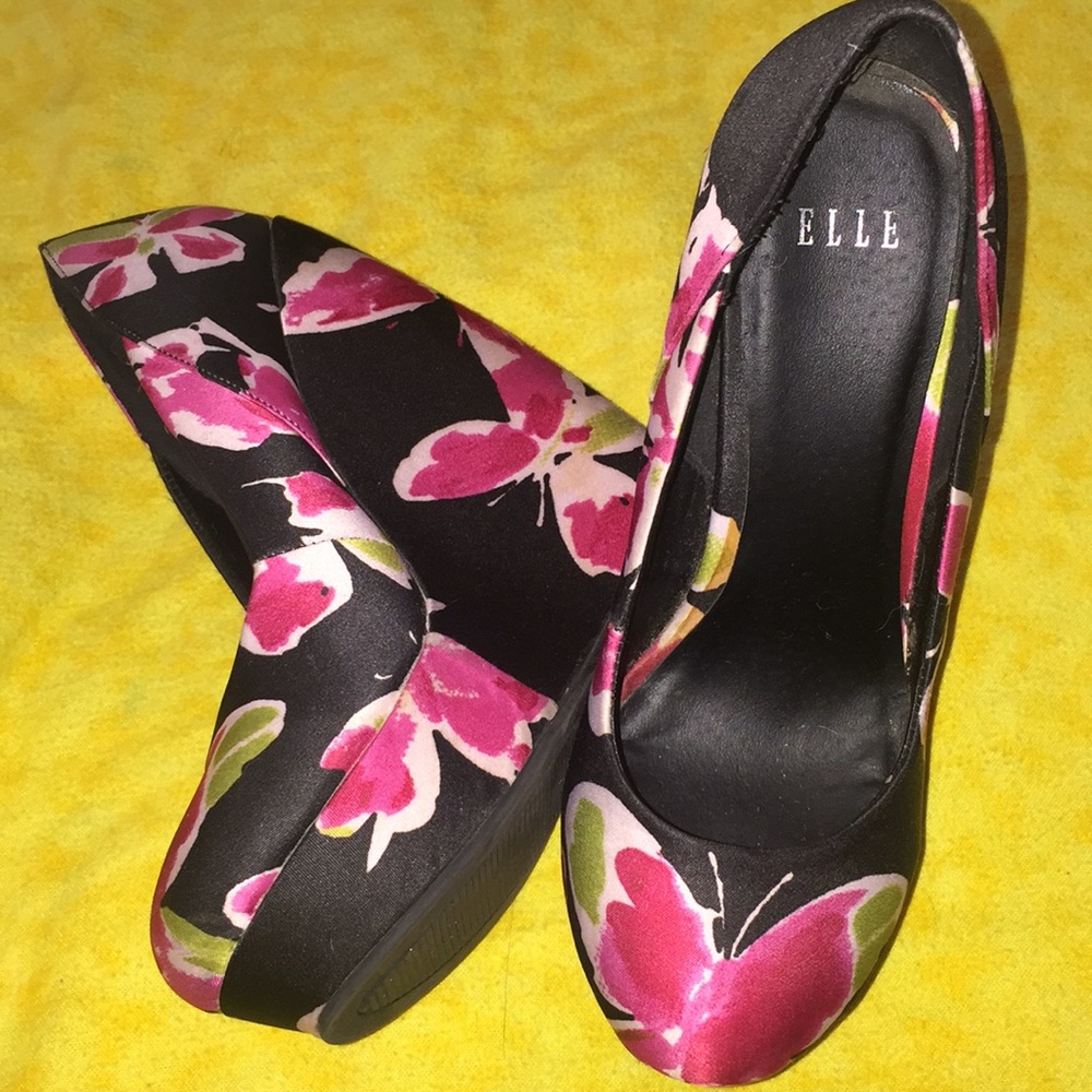 Woman’s high wedge heel & butterfly/flower design